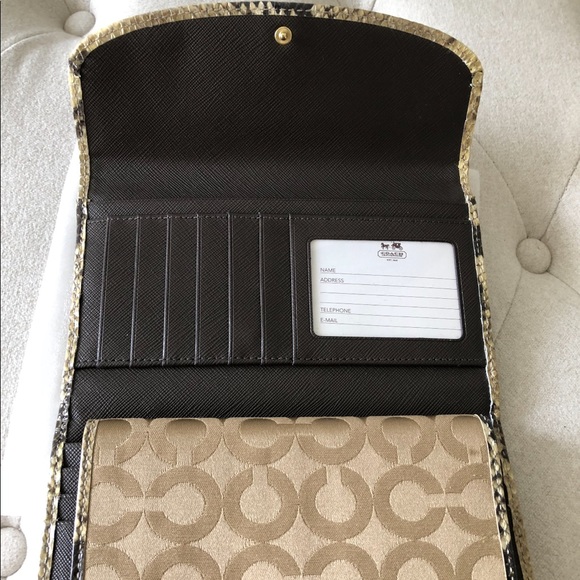 BRAND NEW! NEVER BEEN USED! Coach Reserve Wallet - Picture 4 of 13